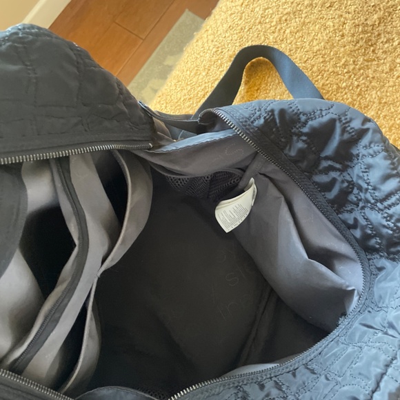 Essential bag - Picture 3 of 15